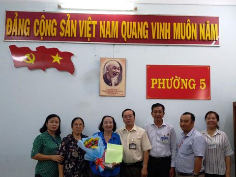 Trao quyết định miễn nhiệm chức danh Trưởng Khu Phố 2, Phường 5, Quận 3